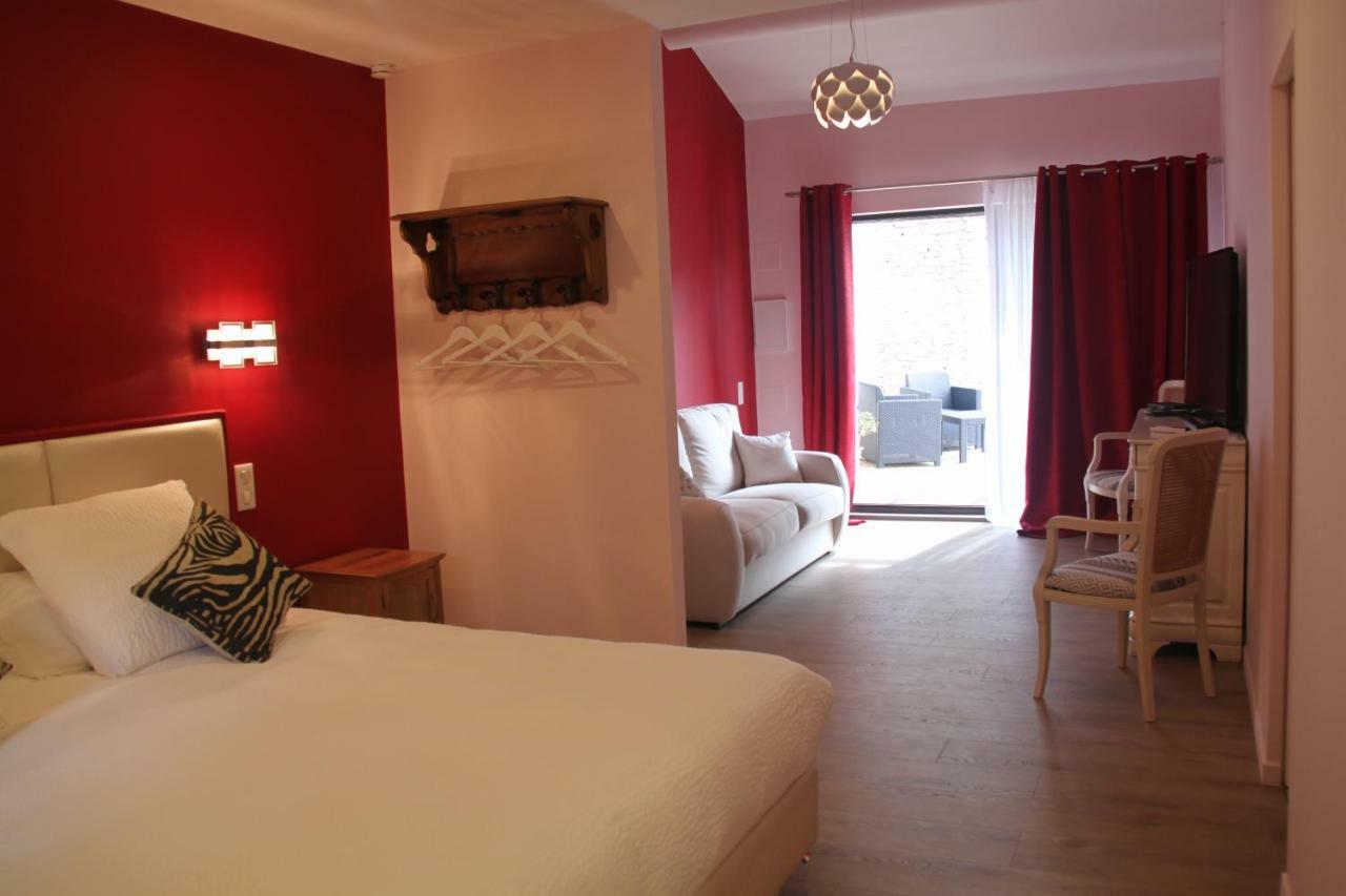 Le Hameau Fleur De Pierres , Chambre , Gite Et Table D'Hotes Murs  Buitenkant foto
