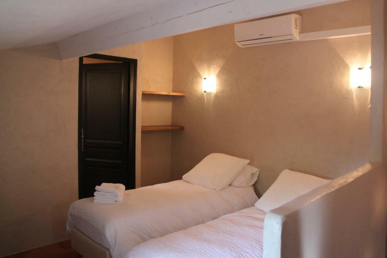 Le Hameau Fleur De Pierres , Chambre , Gite Et Table D'Hotes Murs  Buitenkant foto